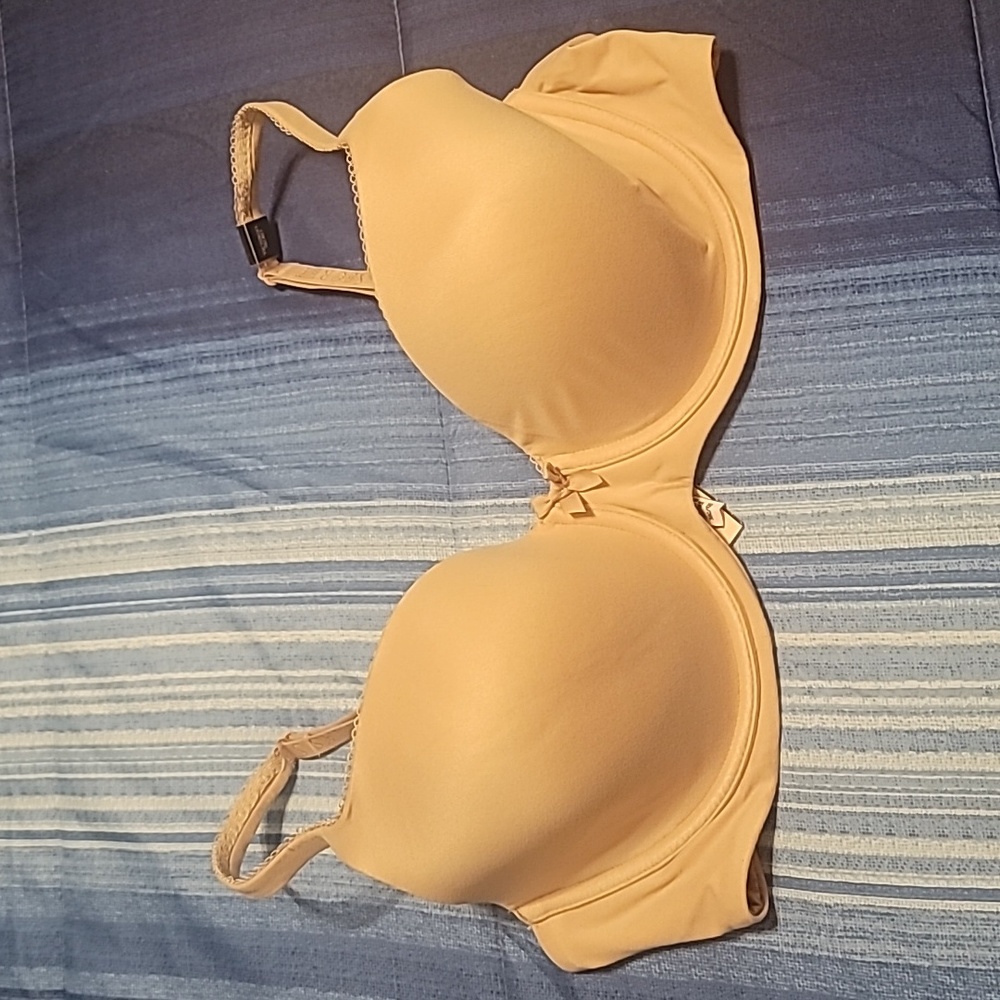 Victoria Secret Body by Victoria Lined Demi Bra 38C